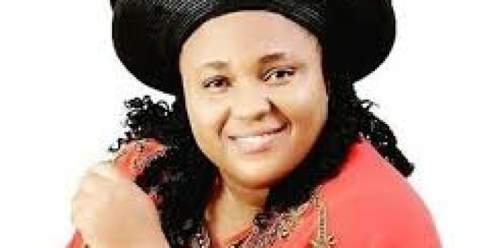 Download Music Mp3- Chioma Jesus – Na God I Dey Praise God Video & Lyrics